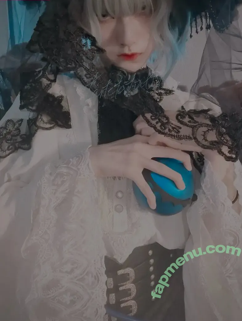 tartetatin0516 nude photo #0004 (nekooo0717)