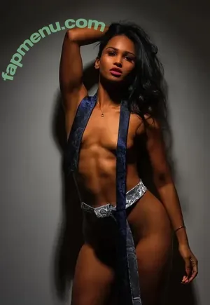 Tasmina Ahmed / tasminaa nude photo #0002
