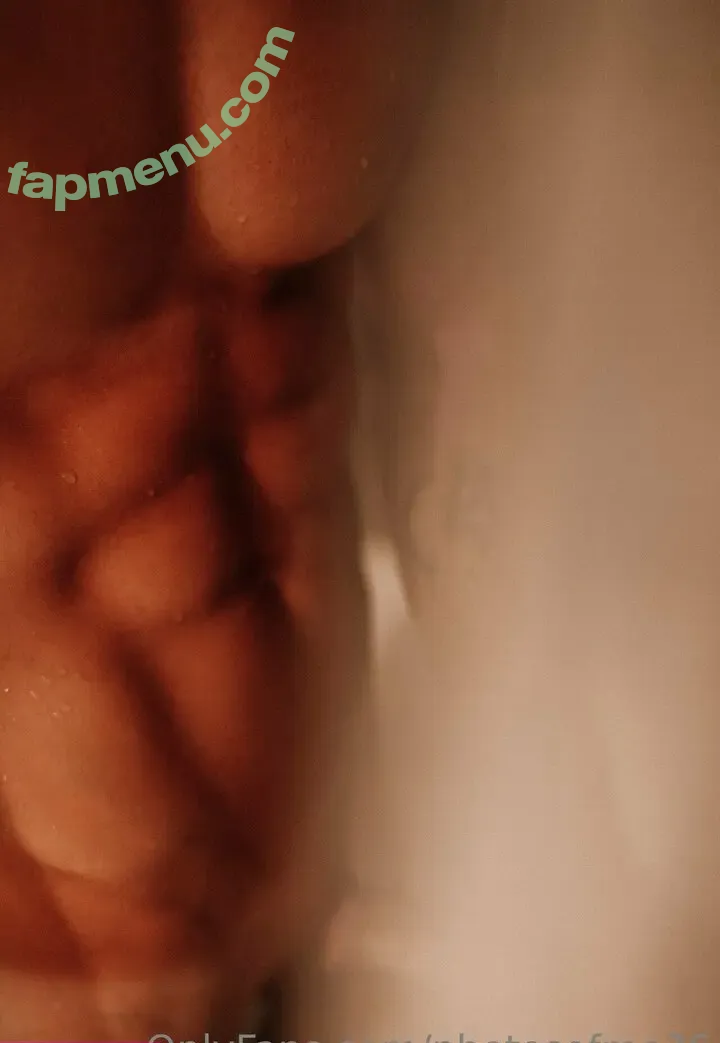 tastefullyshowingskin nude photo #0003 (tastefullyshowskin)