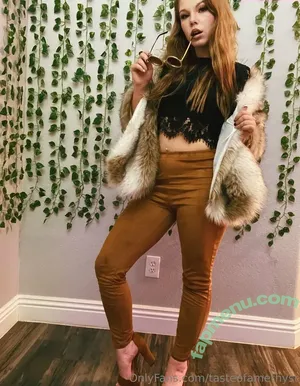 tasteofamethyst / thatssoamethyst nude photo #0001