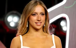 Tate McRae / tatemcrae / u41351078 nude photo #2311