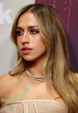 Tate McRae / tatemcrae / u41351078 nude photo #2874