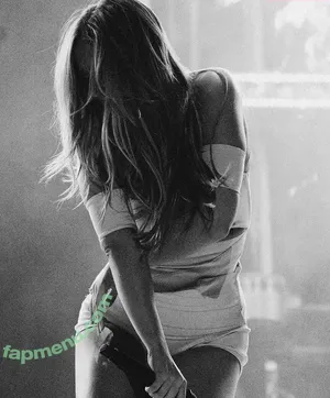 Tate McRae / tatemcrae / u41351078 nude photo #2906