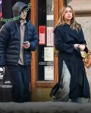 Tate McRae / tatemcrae / u41351078 nude photo #2994