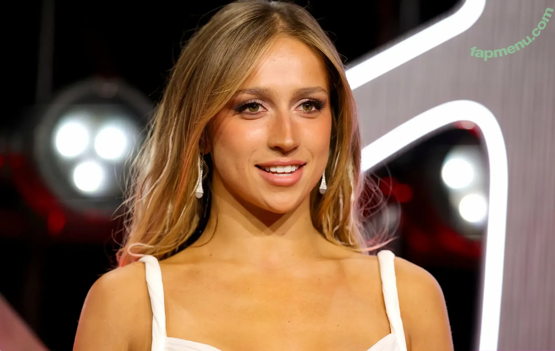 Tate McRae nude photo #2311 (tatemcrae / u41351078)