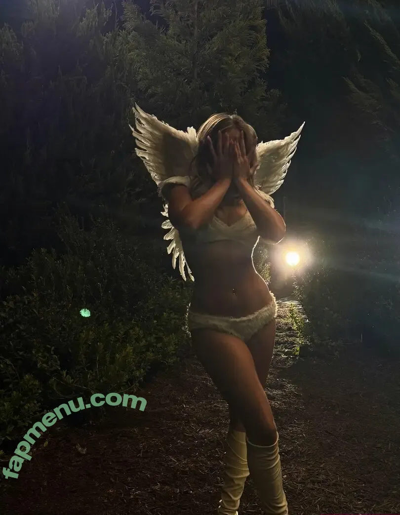 Tate McRae nude photo #2724 (tatemcrae / u41351078)