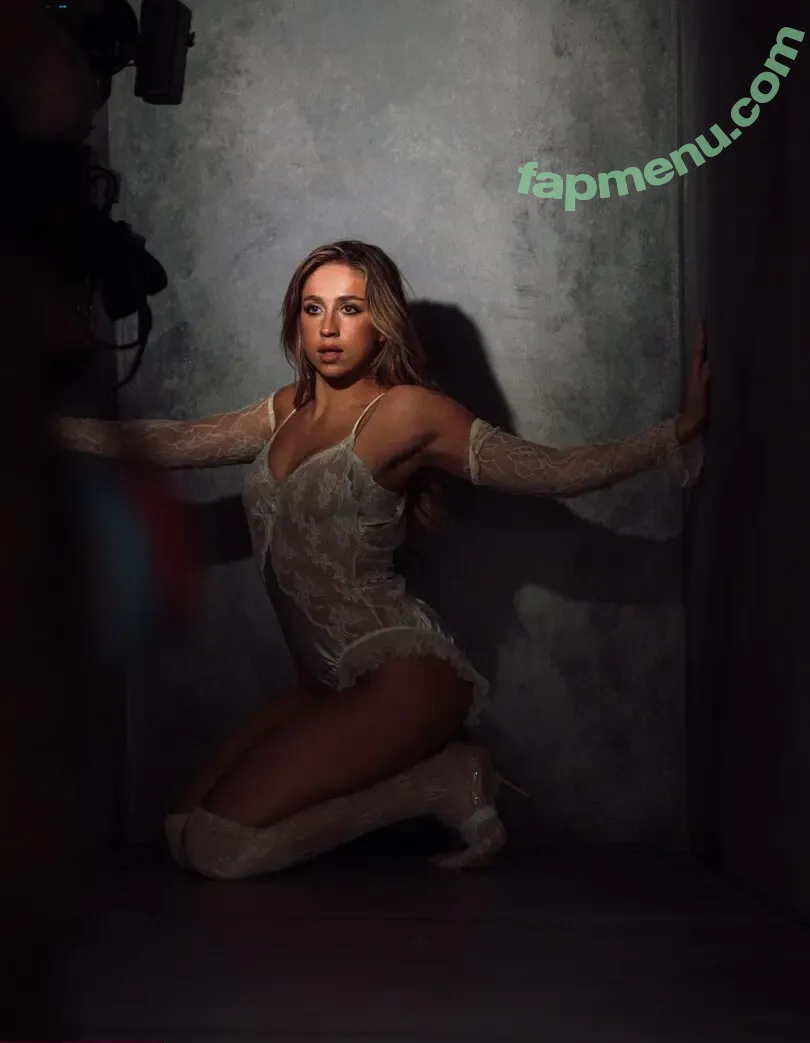 Tate McRae nude photo #2771 (tatemcrae / u41351078)