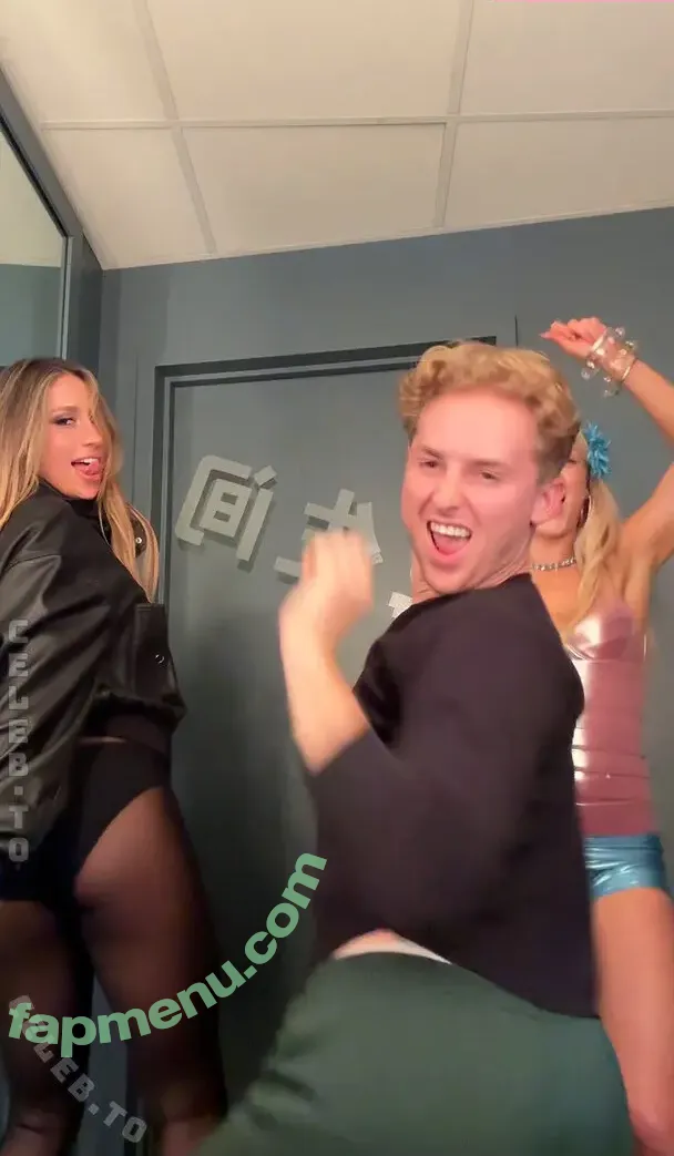 Tate McRae nude photo #2814 (tatemcrae / u41351078)