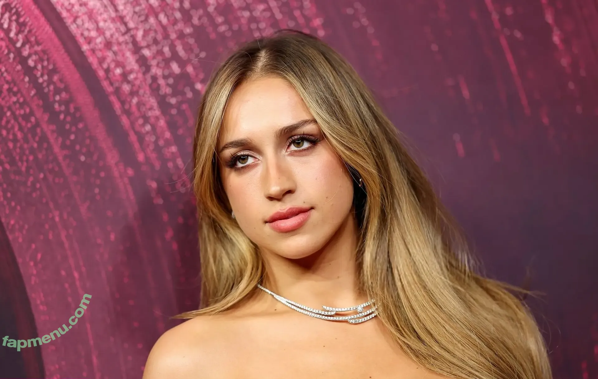 Tate McRae nude photo #2886 (tatemcrae / u41351078)