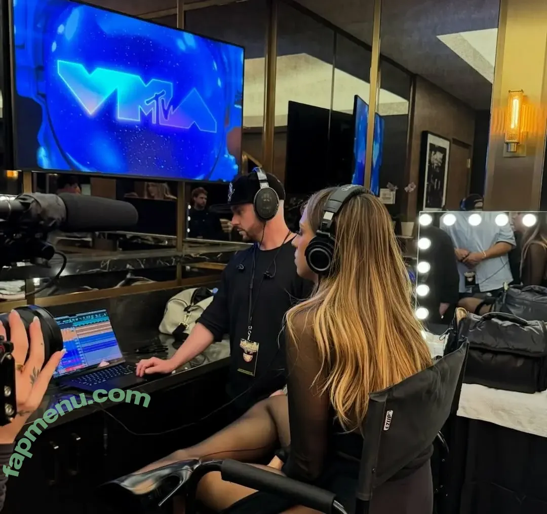 Tate McRae nude photo #3017 (cakebattercatter / tatemcrae)