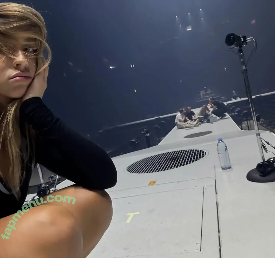 Tate McRae nude photo #3018 (cakebattercatter / tatemcrae)