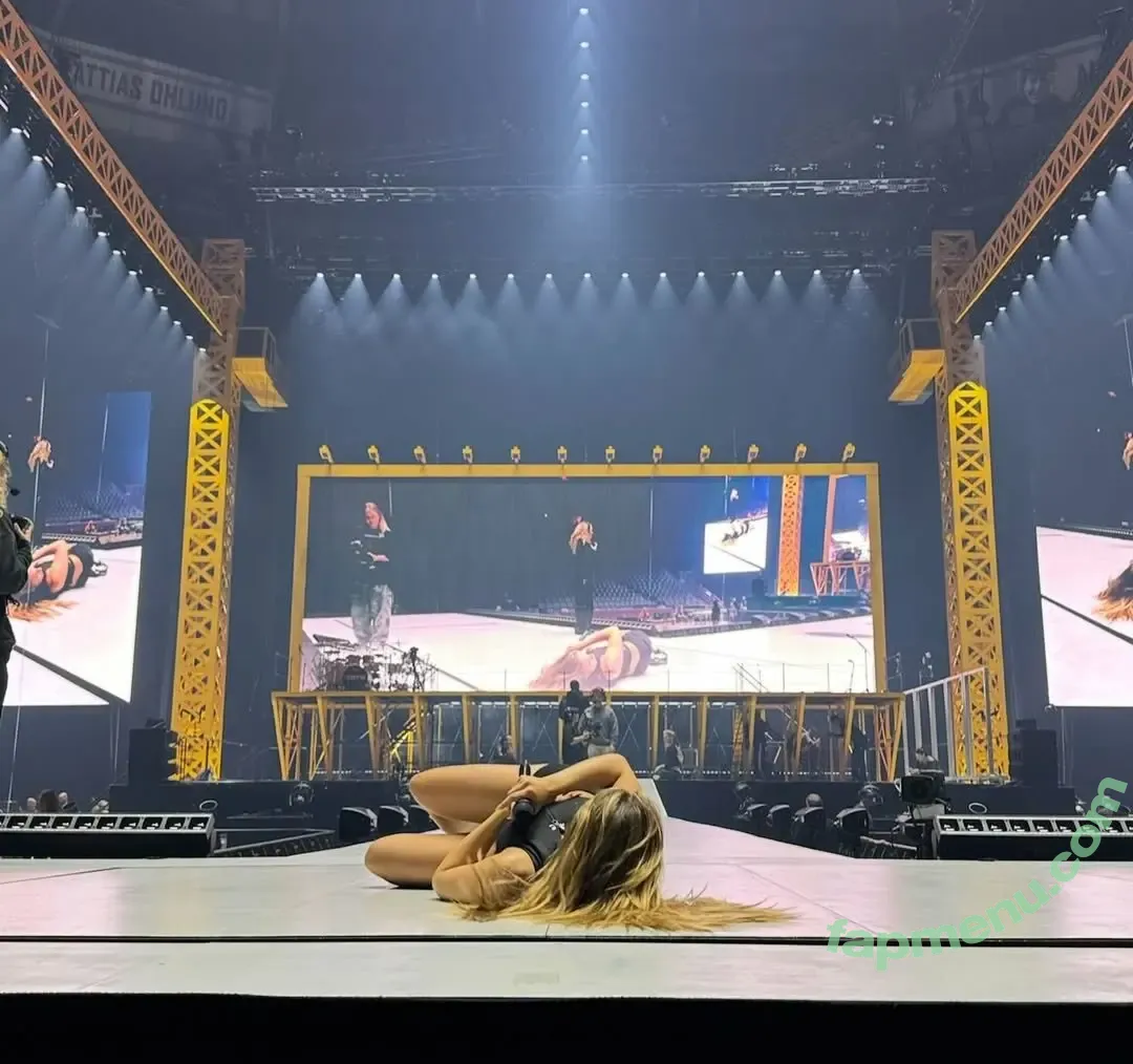 Tate McRae nude photo #3020 (cakebattercatter / tatemcrae)