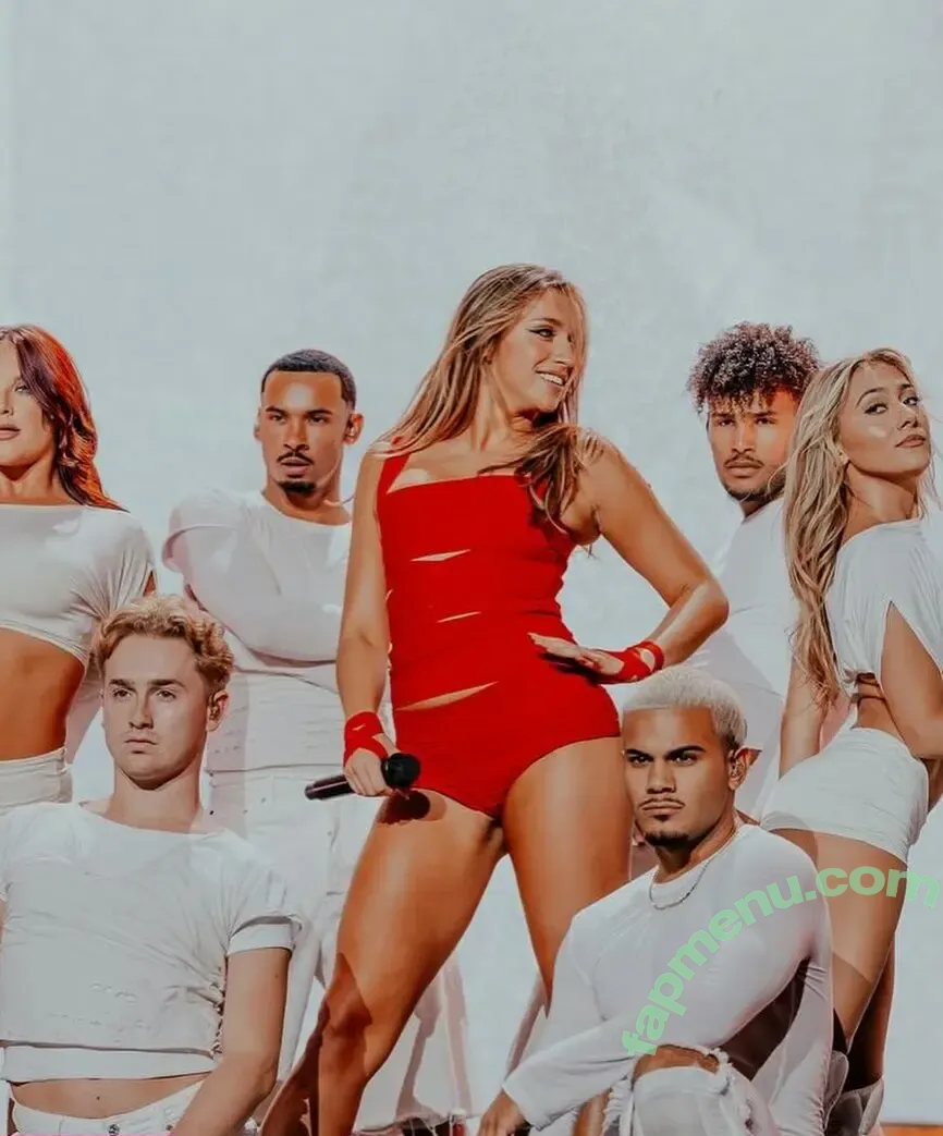 Tate McRae nude photo #3035 (cakebattercatter / tatemcrae)