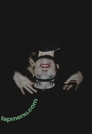 Tatiana Maslany / tatianamaslany nude photo #0075