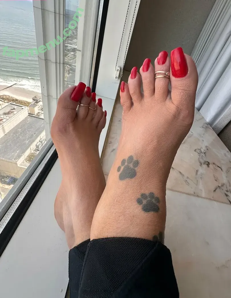 tatianasnaughtytoes nude photo #0004 (tatiana.naughty.toes)