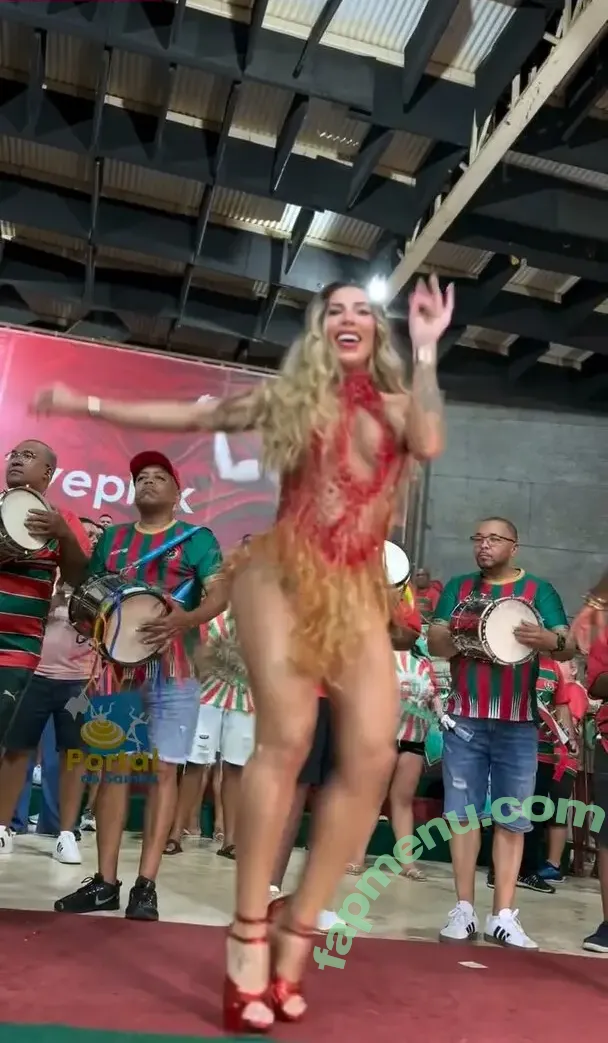 Tatiane Minerato nude photo #0214 (tatiminerato)