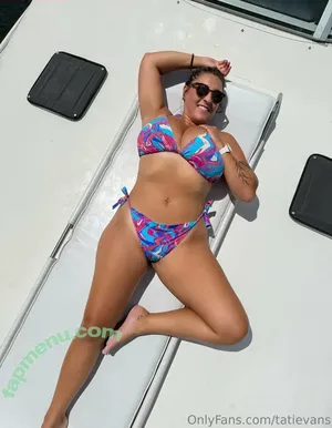 tatievans / tati.evans nude photo #0007
