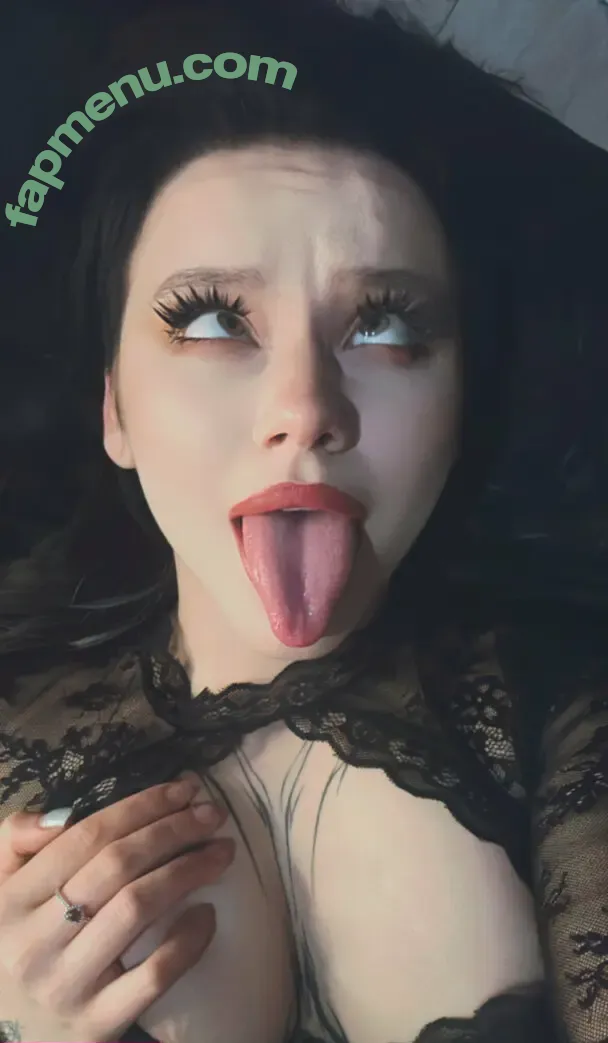 tattedgirllia nude photo #0005 (tattedgirlll9000)