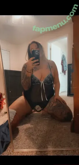 tattedgymmommy / tmoms nude photo #0001