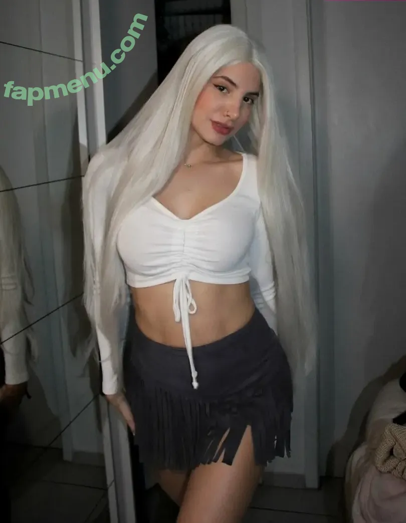 Tawna nude photo #0184 (Carol Oliveira / tawnaa_)