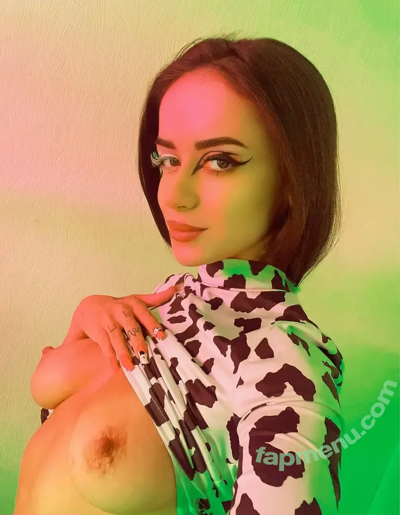 Taya Sia nude photo #0041 ( / Thetayasia)