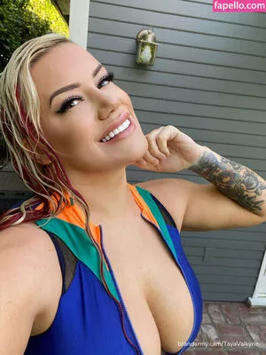 Taya Valkyrie / tayathegoddess / thetayavalkyrie nude photo #1039