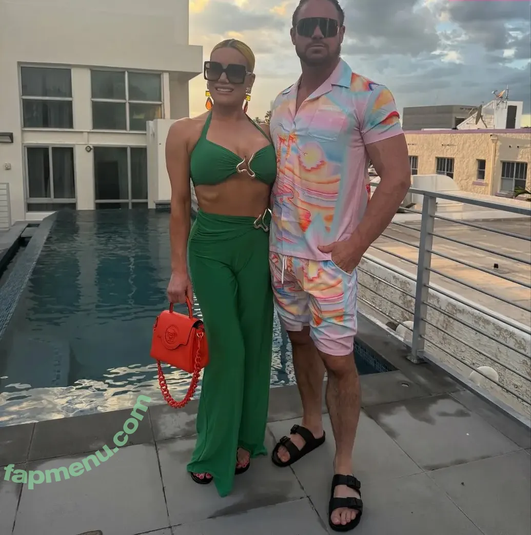 Taya Valkyrie nude photo #1268 (thetayavalkyrie)