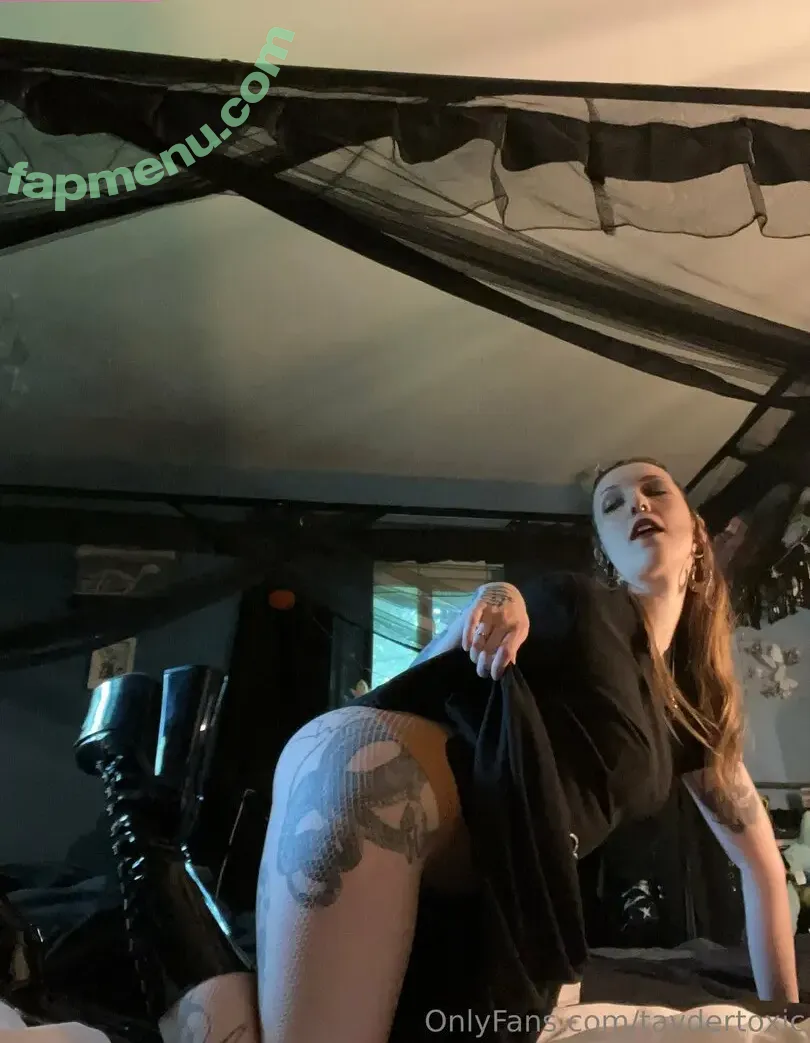 taydertoxic nude photo #0020 (taydertoxic)