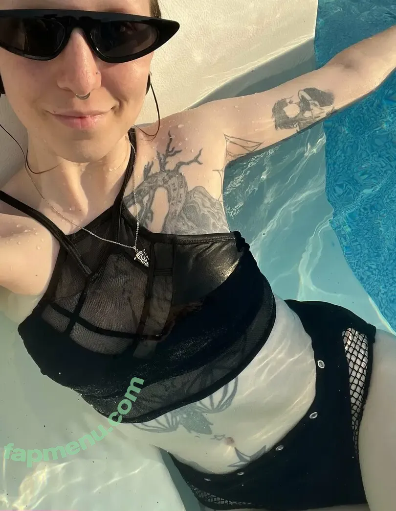 taydertoxic nude photo #0025 (taydertoxic)