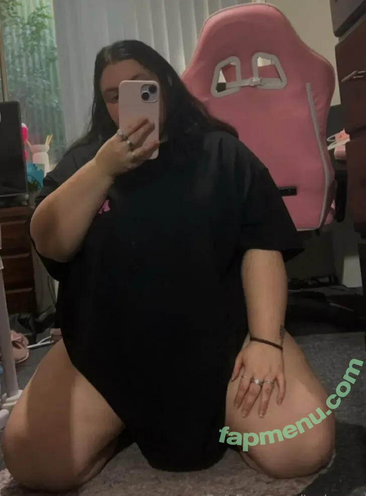 taylaaaa nude photo #0005 (taylaaaa)