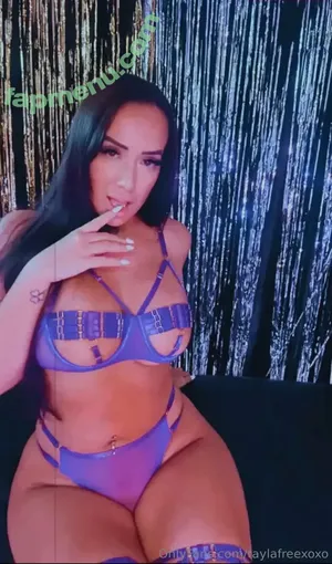 taylafreexoxo / realtaylaxoxo nude photo #0001