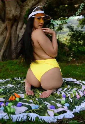 taylafreexoxo / realtaylaxoxo nude photo #0037