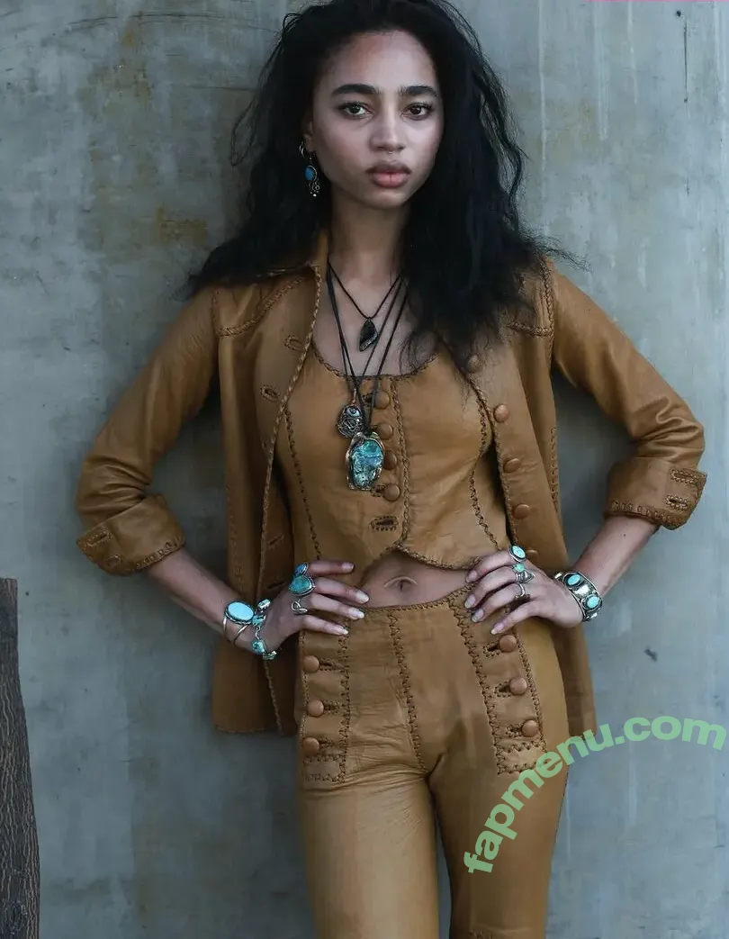 Tayler Buck nude photo #0019 (taylerbbuck)