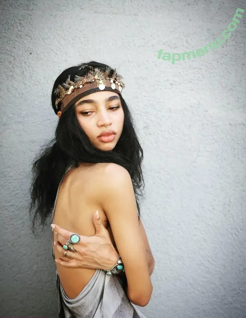 Tayler Buck nude photo #0024 (taylerbbuck)