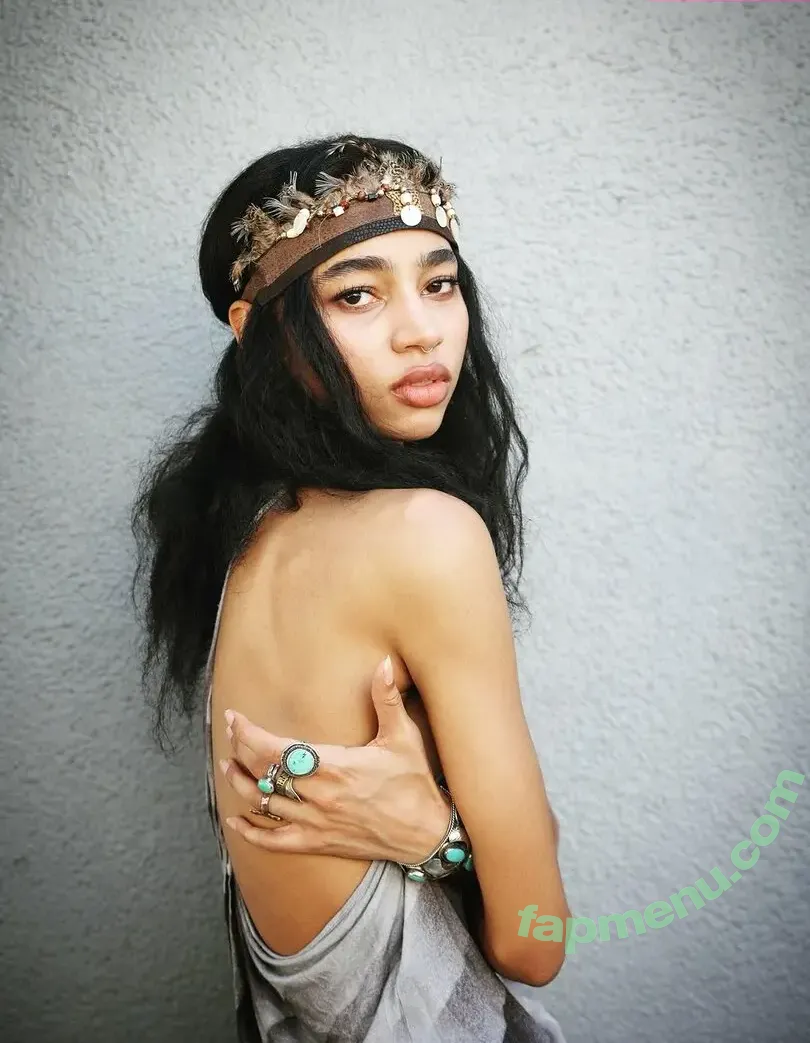 Tayler Buck nude photo #0025 (taylerbbuck)