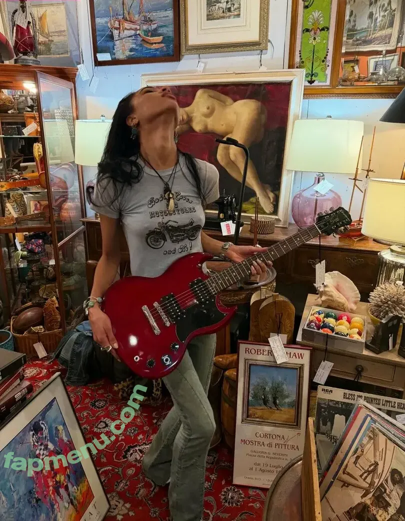 Tayler Buck nude photo #0034 (taylerbbuck)