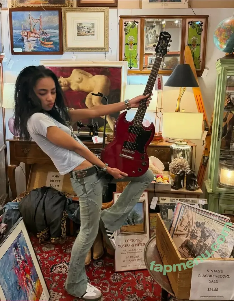 Tayler Buck nude photo #0038 (taylerbbuck)