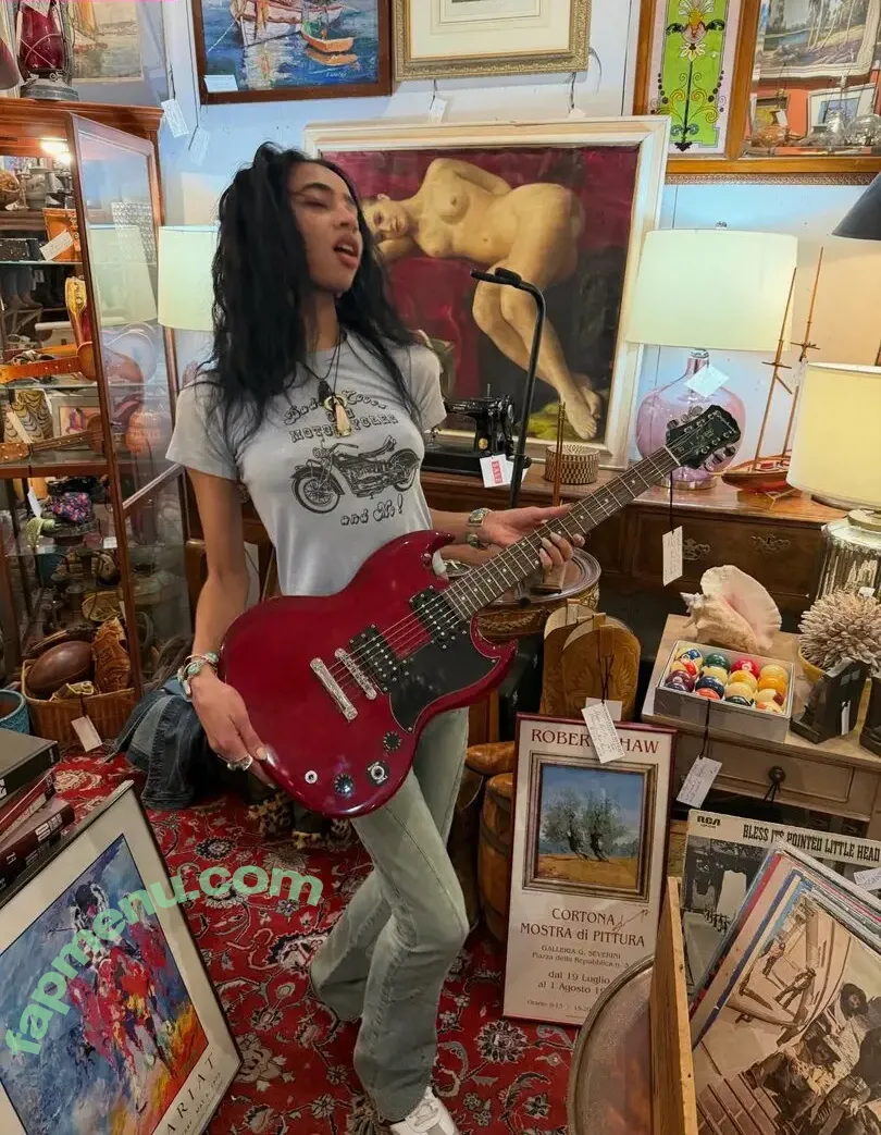 Tayler Buck nude photo #0039 (taylerbbuck)