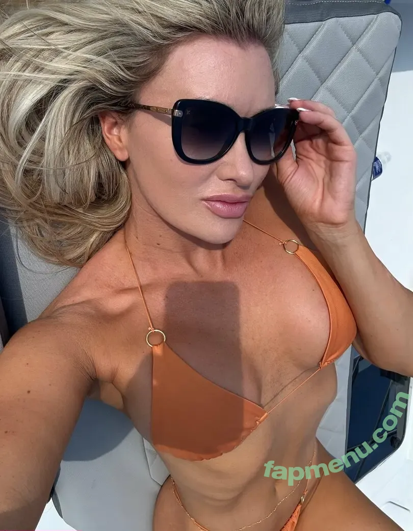 taylor_hayes nude photo #0004 (imperfecttaylor)