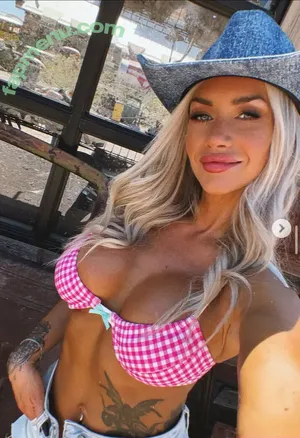 Taylor Leigh / hotwifetaylor / taylor.leigh.s nude photo #0019