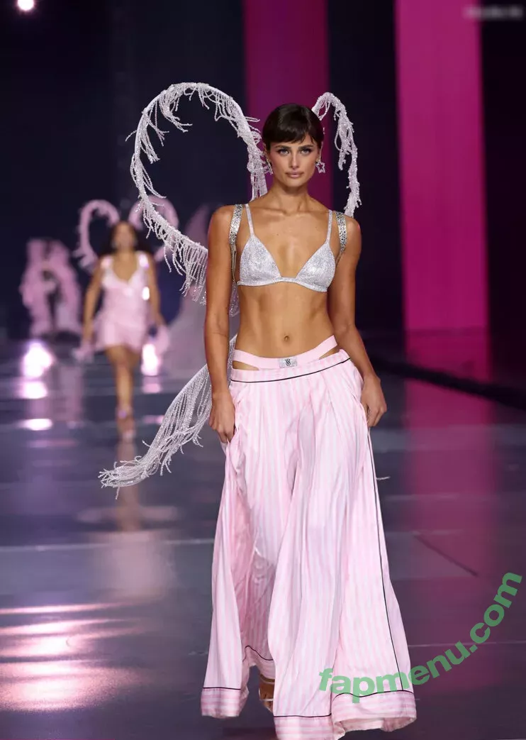 Taylor Marie Hill nude photo #0137 (taylerhillss / taylor_hill)