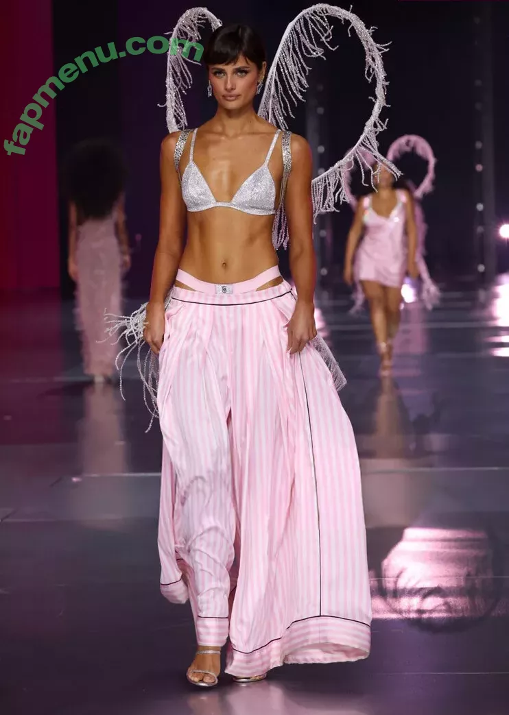 Taylor Marie Hill nude photo #0144 (taylerhillss / taylor_hill)