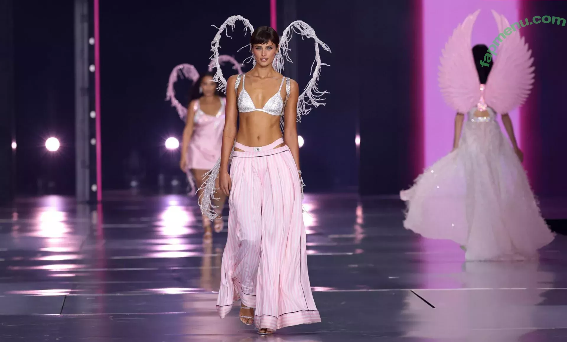 Taylor Marie Hill nude photo #0149 (taylerhillss / taylor_hill)