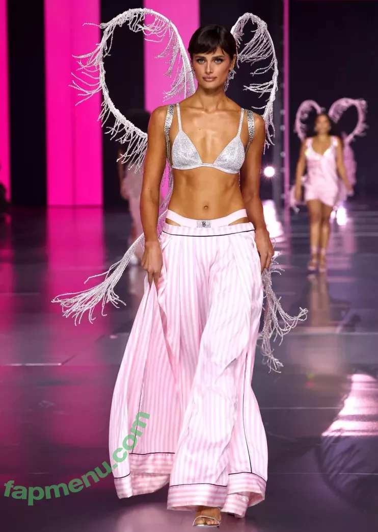 Taylor Marie Hill nude photo #0150 (taylerhillss / taylor_hill)