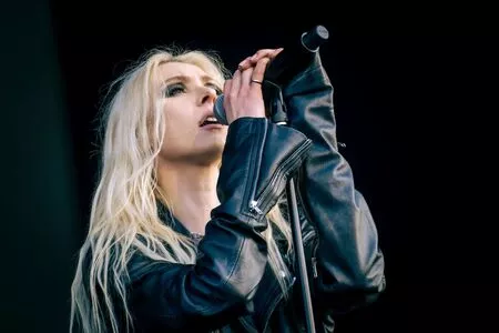 Taylor Momsen / aryelsoul / taylormomsen nude photo #0888