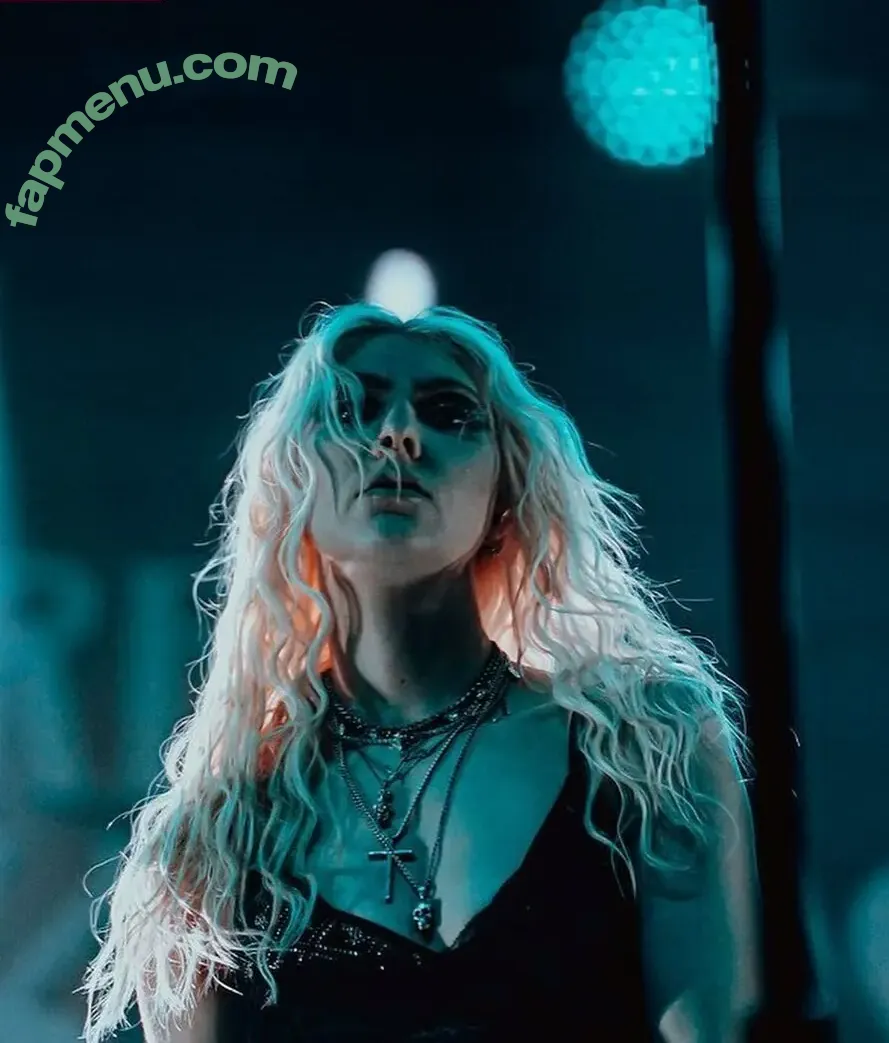 Taylor Momsen nude photo #0184 (aryelsoul / taylormomsen)