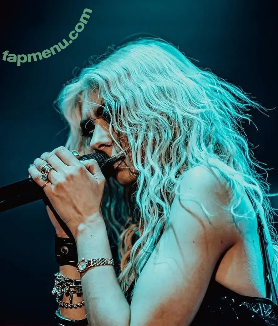 Taylor Momsen nude photo #0188 (aryelsoul / taylormomsen)