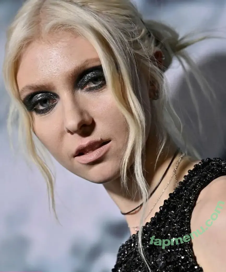 Taylor Momsen nude photo #0216 (aryelsoul / taylormomsen)
