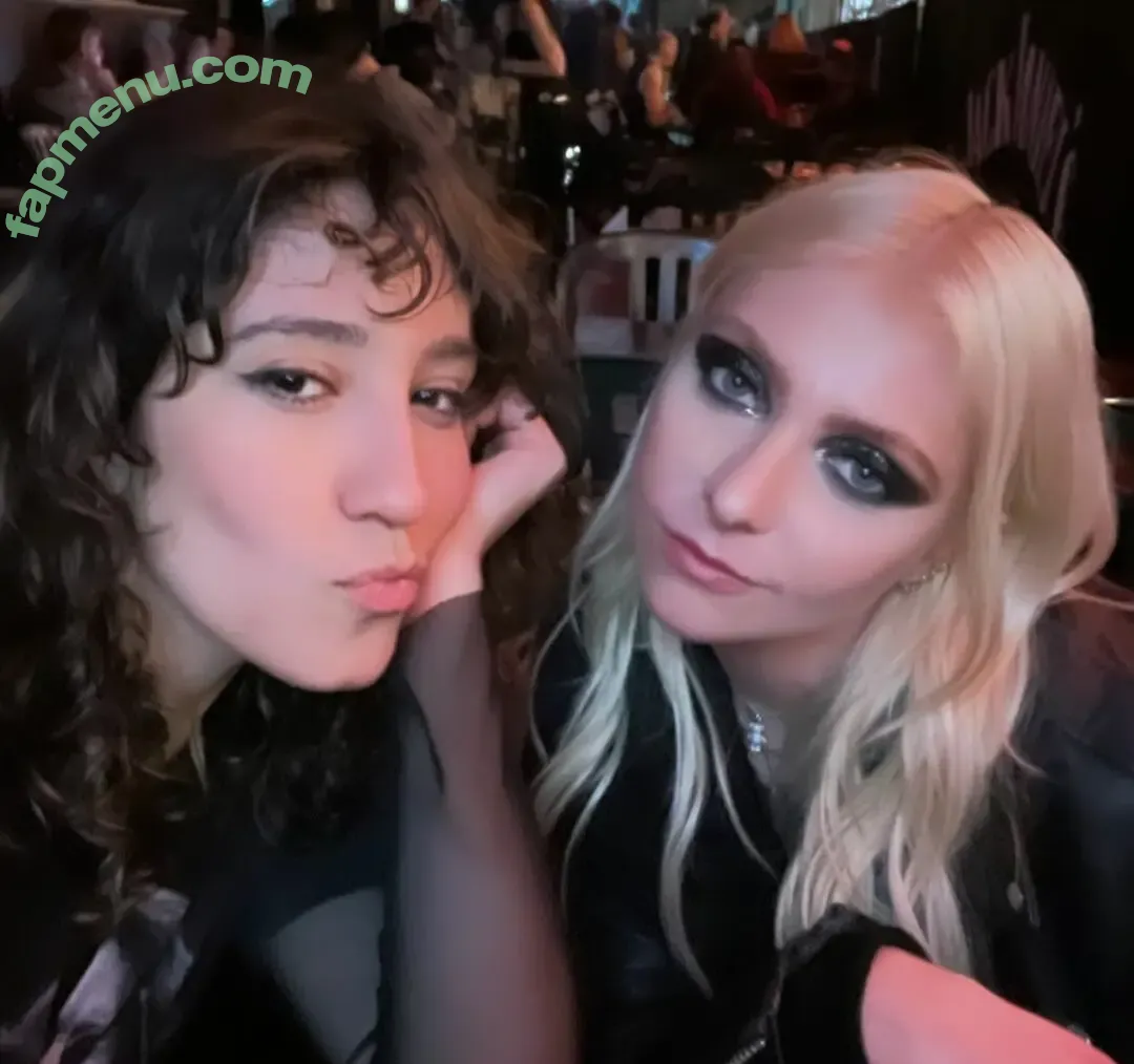 Taylor Momsen nude photo #0219 (aryelsoul / taylormomsen)