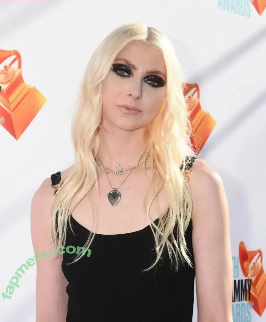 Taylor Momsen nude photo #0220 (aryelsoul / taylormomsen)